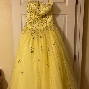 Yellow formal tulle dress